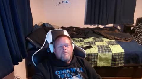 Snapshot of pecker40 chatting on December 21, 2:09 am pecker40 online show from December 21, 2:09 am