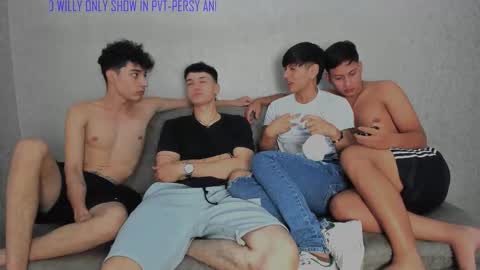 Snapshot of pelusos_mens chatting on October 10, 8:03 pm CAIN-19 ALLEN-18 RONALD-18 AUSTIN-18 MOD DANTE online show from October 10, 8:03 pm