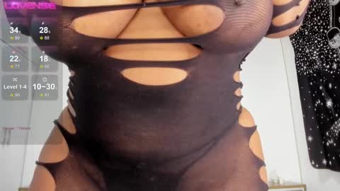 Snapshot of penelopeboobs_ chatting on March 8, 7:09 pm online show from March 8, 7:09 pm