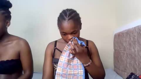 pengcaramell2 online show from April 12, 10:25 pm