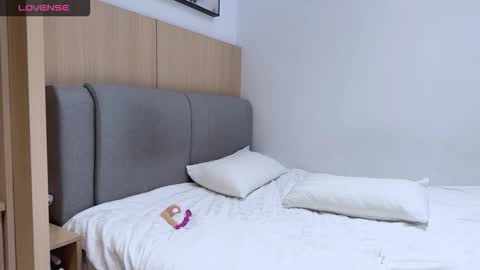 penny_coco online show from December 16, 9:26 am