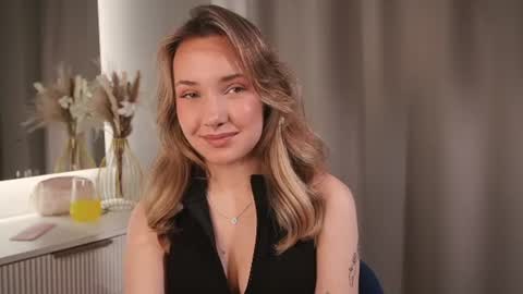 im Kira today is my 1st day here 3 online show from June 14, 4:25 am