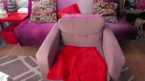 Olivia online show from February 24, 9:43 am