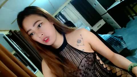 Sweet Gwen online show from February 18, 7:30 am