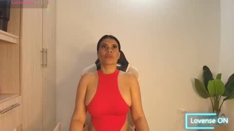 Snapshot of perla_milf4u chatting on October 9, 10:37 pm PERLA online show from October 9, 10:37 pm
