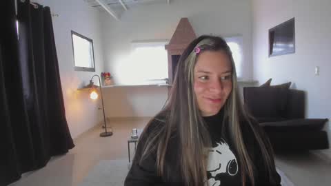 Marie online show from February 5, 1:00 pm