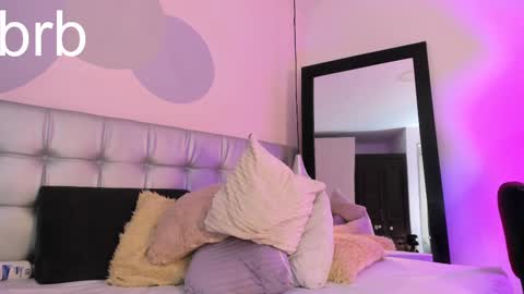 Snapshot of pervert_lizza chatting on February 26, 2:38 pm Lizza online show from February 26, 2:38 pm