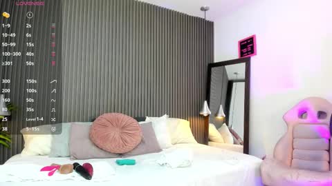 Lizza online show from February 24, 11:46 am