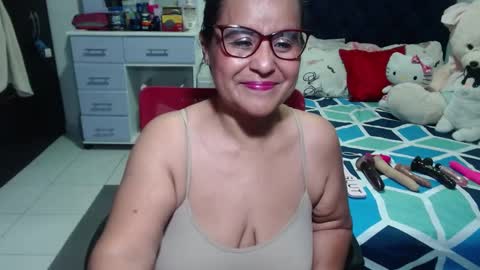 Snapshot of pervert_mommy_x chatting on October 7, 10:33 am SAMY online show from October 7, 10:33 am