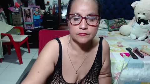 Snapshot of pervert_mommy_x chatting on February 4, 12:44 pm SAMY online show from February 4, 12:44 pm