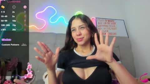 Snapshot of pervertida588941 chatting on October 21, 3:00 am amara online show from October 21, 3:00 am