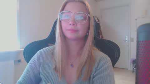 Snapshot of petalkiss chatting on September 10, 2:40 pm petalkiss online show from September 10, 2:40 pm