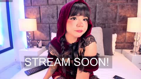 Snapshot of petit_rosseowo chatting on December 5, 4:06 pm Im Rosse but u can call me Rossie or Rosita . online show from December 5, 4:06 pm