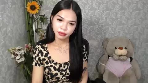 Snapshot of petite_angelx chatting on March 5, 9:48 pm angel online show from March 5, 9:48 pm