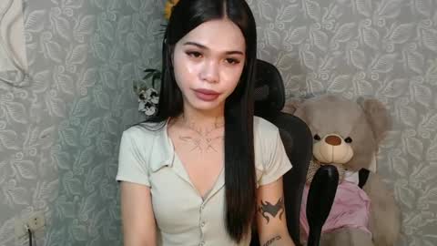 Snapshot of petite_angelx chatting on January 24, 9:17 am angel online show from January 24, 9:17 am