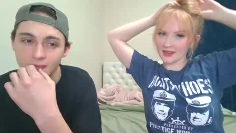 Snapshot of petite_cupcake chatting on January 5, 1:24 am Little cupcake online show from January 5, 1:24 am