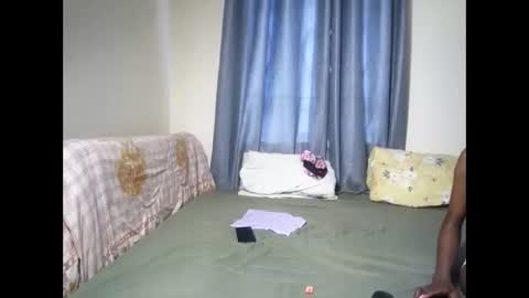 Snapshot of petite_funnie chatting on October 15, 7:42 am petite_funnie online show from October 15, 7:42 am