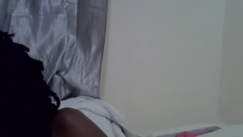 petite_melan online show from November 11, 6:43 pm