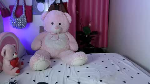 petite_princes online show from March 2, 8:48 pm