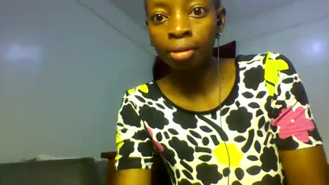 petite_queen001 online show from October 10, 12:55 pm