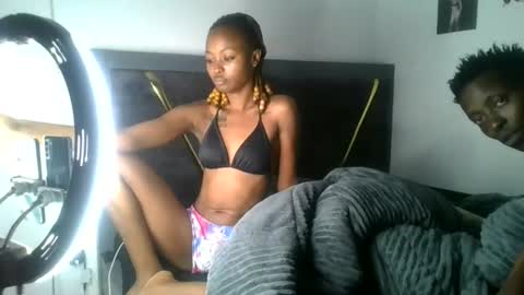 petite_queen69 online show from June 14, 1:57 pm