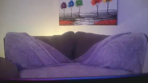 petite treat  online show from December 30, 9:37 am