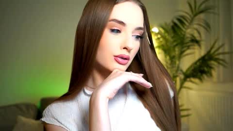 Petitegonwiild online show from November 10, 8:55 pm