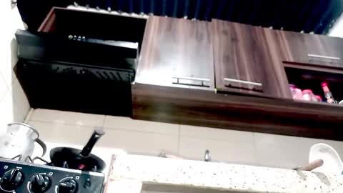 danna online show from December 22, 5:03 am