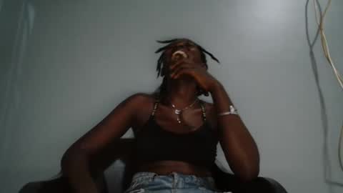 petiteme1 online show from February 15, 6:39 pm