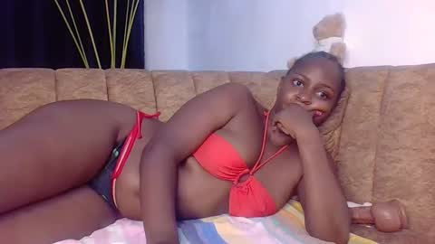 Snapshot of petiterissa chatting on February 18, 1:32 am RISSA online show from February 18, 1:32 am