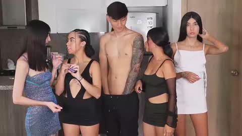 Sara Emma and Nahomy online show from March 11, 8:42 pm