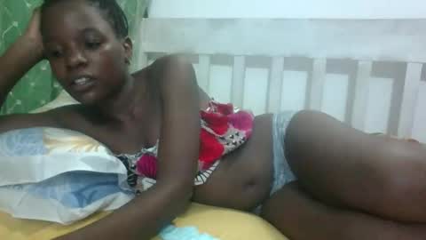 petitesweetchiq online show from September 29, 12:09 am