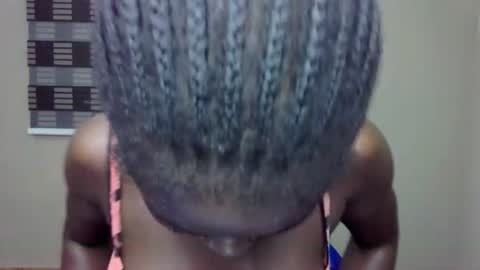 petitexxebony online show from June 18, 2:39 am