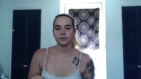 peytie0612 online show from July 1, 8:28 pm