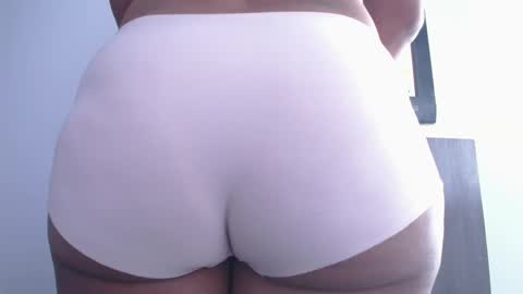 Snapshot of peyton_wat chatting on January 25, 1:41 pm peyton_wat online show from January 25, 1:41 pm