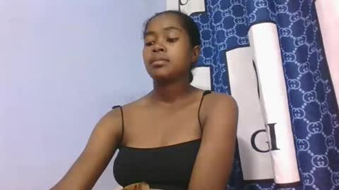 phania185885 online show from February 21, 8:17 am