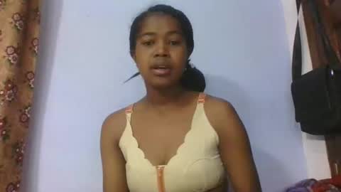 phania185885 online show from April 11, 7:45 am