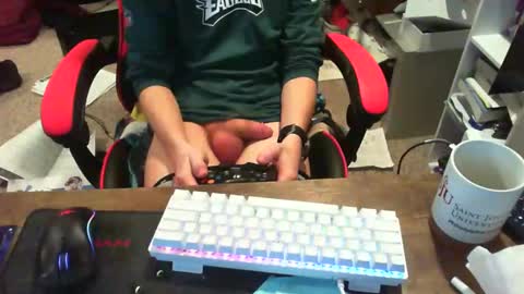 Snapshot of phantm420__ chatting on December 1, 5:59 pm phantm420__ online show from December 1, 5:59 pm