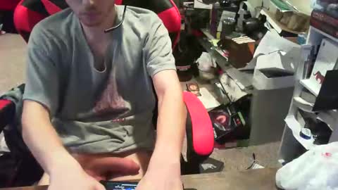 Snapshot of phantm420__ chatting on January 14, 2:40 am phantm420__ online show from January 14, 2:40 am