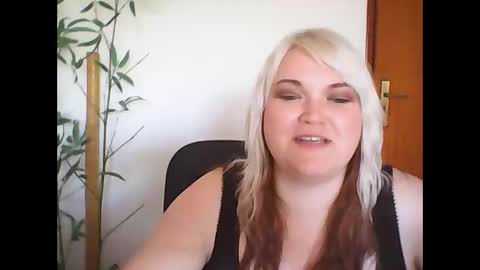 phatpcat73 online show from April 3, 1:51 pm