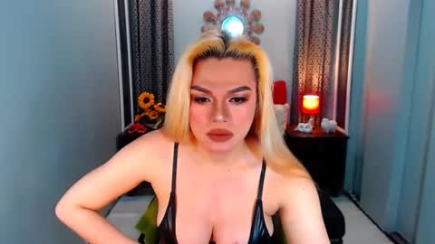 Snapshot of phenominalduodiva chatting on January 26, 9:07 pm cervena online show from January 26, 9:07 pm
