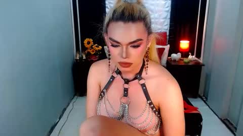 Snapshot of phenominalduodiva chatting on September 29, 11:15 pm cervena online show from September 29, 11:15 pm
