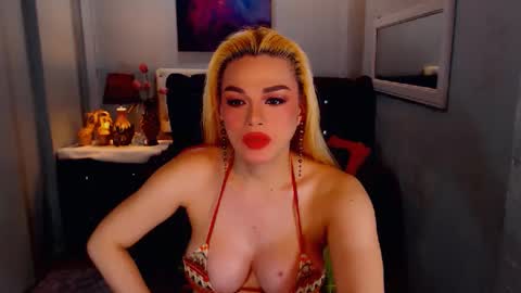 Snapshot of phenominalduodiva chatting on February 27, 12:23 pm cervena online show from February 27, 12:23 pm
