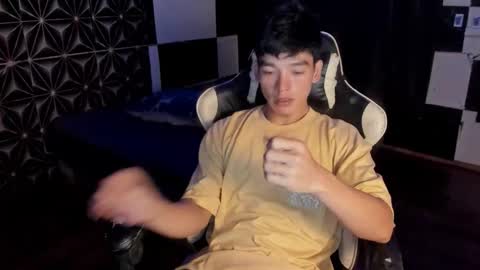 AJ online show from November 5, 9:44 am