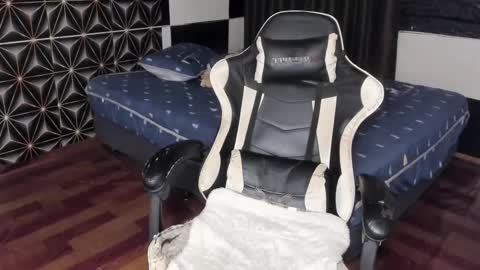 AJ online show from March 9, 3:32 am