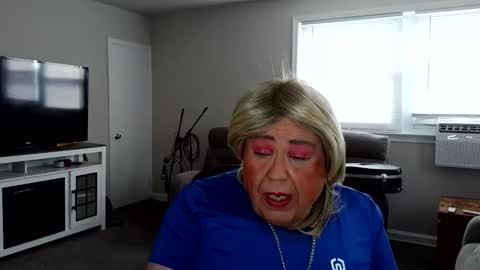 Geri online show from April 18, 7:58 pm