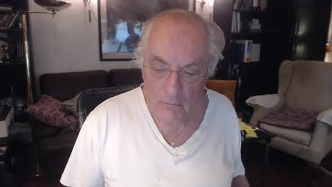 Snapshot of philoumis2 chatting on October 22, 9:38 pm Philippe online show from October 22, 9:38 pm