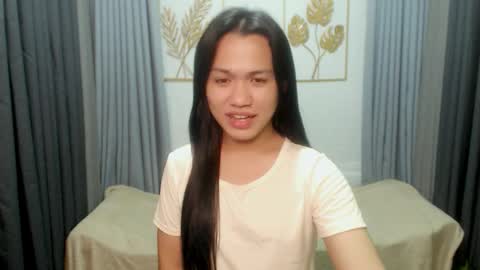 laura online show from March 8, 5:06 pm