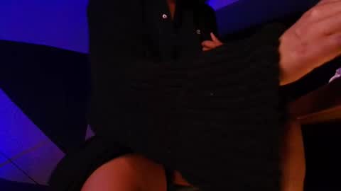 Snapshot of pia_mo chatting on September 27, 3:15 am Special Couple Show - WELCOME TO XMAS 5 and 6 December - 2 at 8 pm COL hour online show from September 27, 3:15 am