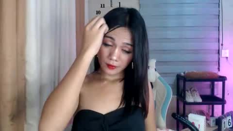 Pia online show from April 15, 7:58 pm